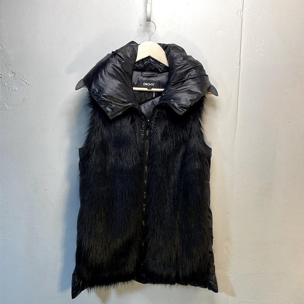 DKNY New Condition Puffer Vest Fur Front Full Collar Beautiful -XS-#0041